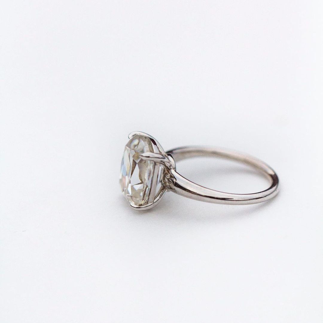 Moissanite Ring - Pierścionek solitaire z moissanitem o szlifie