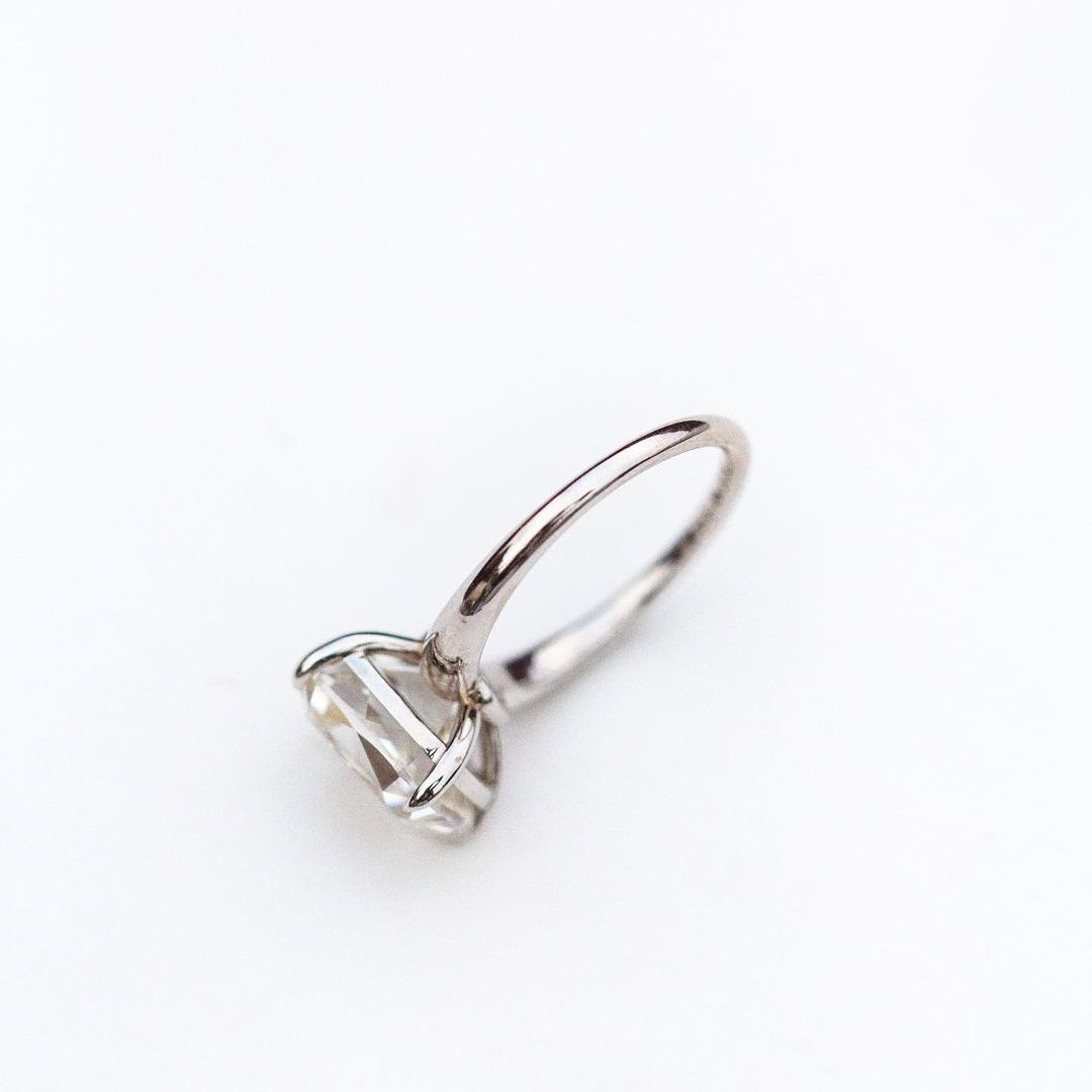Pierścionek solitaire z moissa – Moissanite Ring recenzja i cena