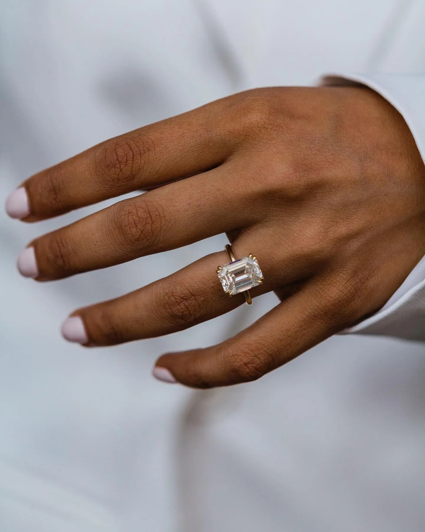 Pierścionek zaręczynowy z mois – Moissanite Ring recenzja i cena
